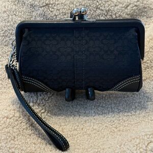 Coach jacquard kiss lock wristlet y2k nwot